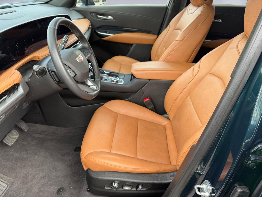 used 2025 Cadillac XT4 car, priced at $42,996