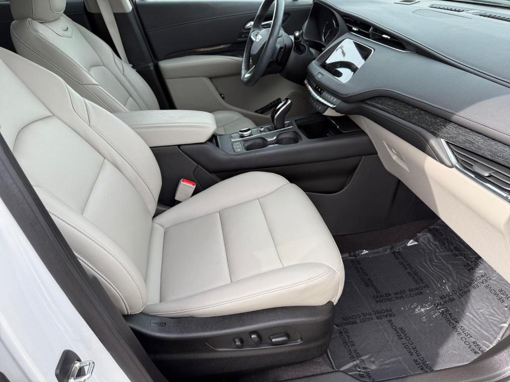 used 2023 Cadillac XT4 car, priced at $30,996