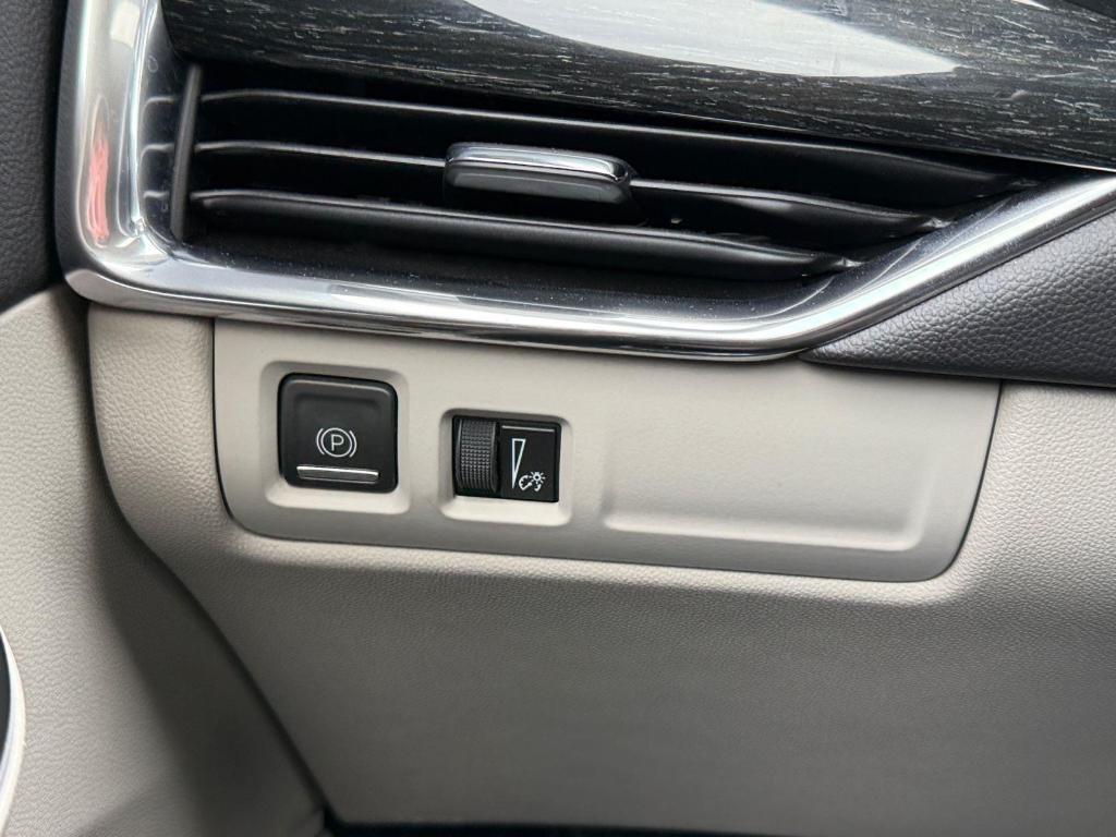 used 2023 Cadillac XT4 car, priced at $30,996