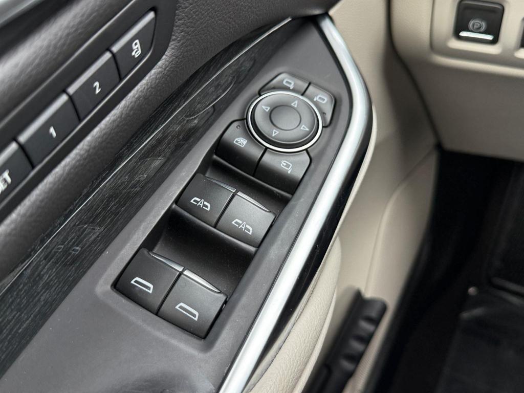 used 2023 Cadillac XT4 car, priced at $30,996