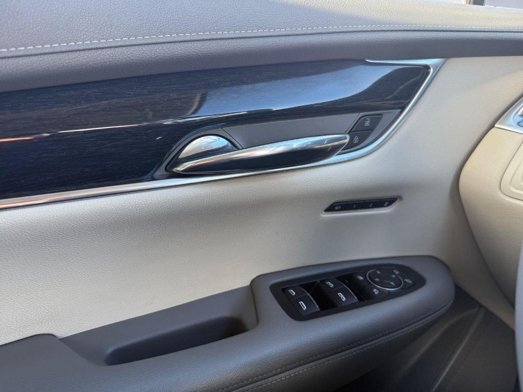 used 2020 Cadillac XT6 car, priced at $27,995