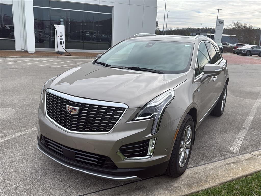 used 2023 Cadillac XT5 car, priced at $34,991