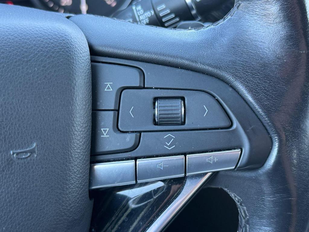 used 2022 Cadillac XT6 car, priced at $40,995