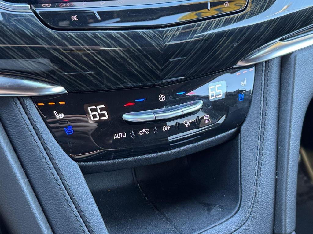 used 2022 Cadillac XT6 car, priced at $40,995