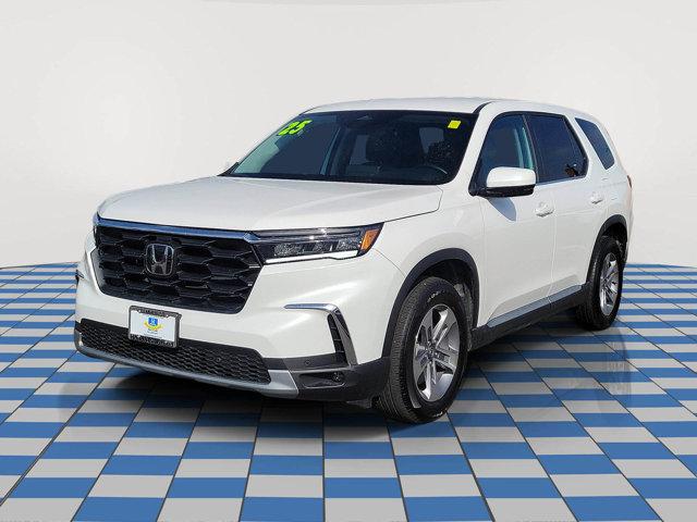 used 2025 Honda Pilot car, priced at $43,999