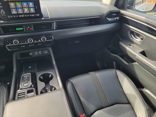 used 2025 Honda Pilot car, priced at $43,999