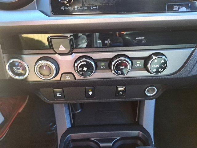2017 SUPER WHITE Toyota Tacoma