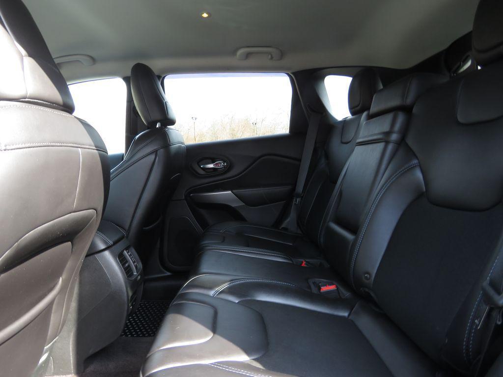 used 2019 Jeep Cherokee car, priced at $16,303