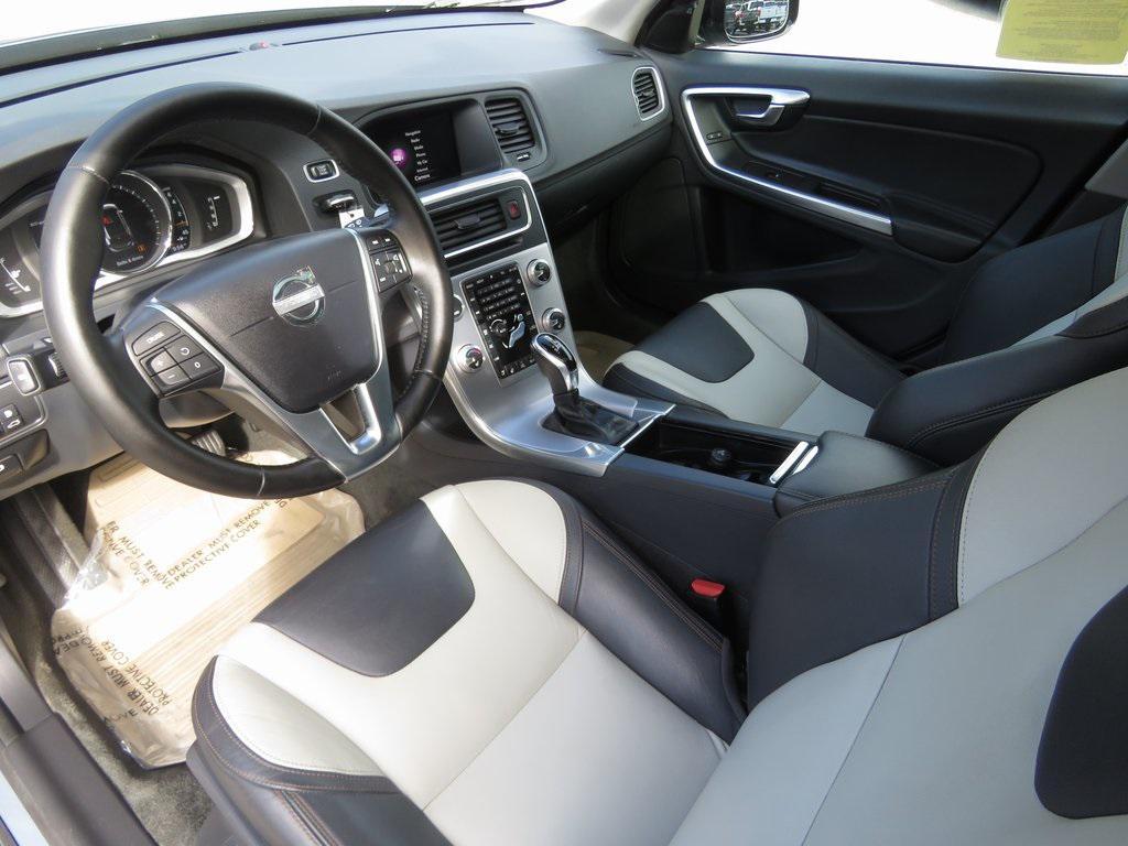 used 2018 Volvo V60 Cross Country car, priced at $16,262