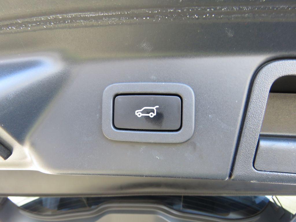 used 2021 Land Rover Range Rover Velar car, priced at $28,881