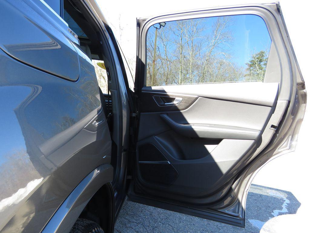 used 2020 Audi Q7 car, priced at $25,770