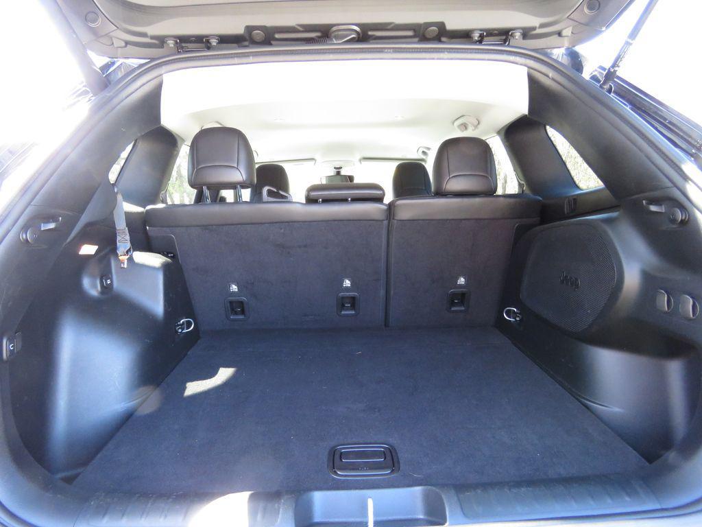used 2020 Jeep Cherokee car, priced at $21,162