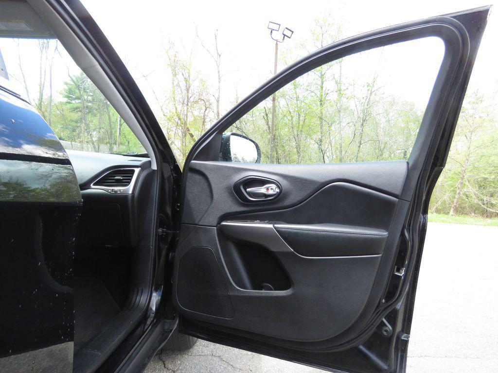 used 2022 Jeep Cherokee car, priced at $20,675