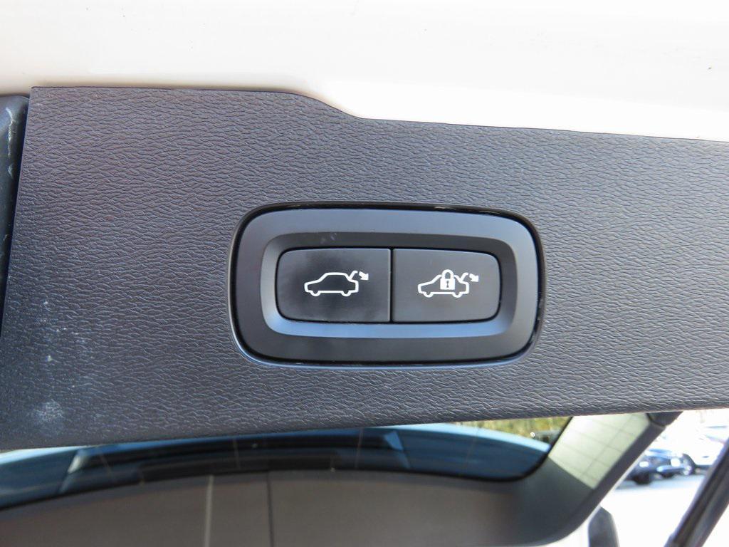 used 2022 Volvo V60 Cross Country car, priced at $32,455