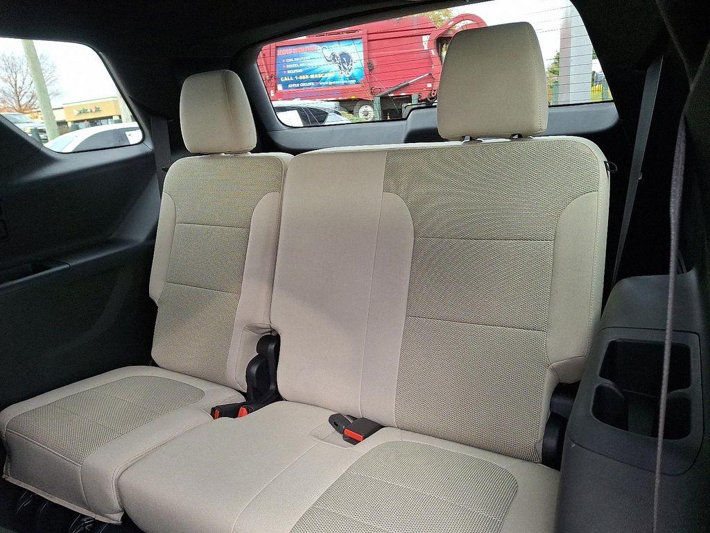 used 2024 Chevrolet Traverse car, priced at $29,998