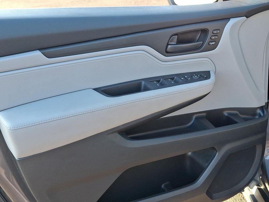 used 2018 Honda Odyssey car, priced at $13,998