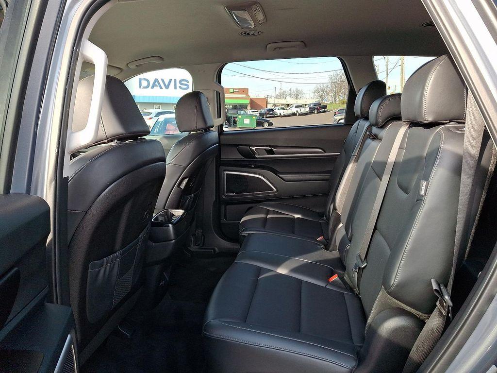 used 2024 Kia Telluride car, priced at $32,378