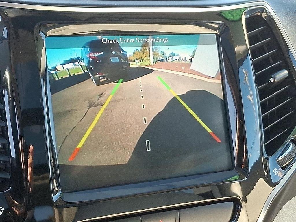 used 2019 Jeep Cherokee car, priced at $21,418