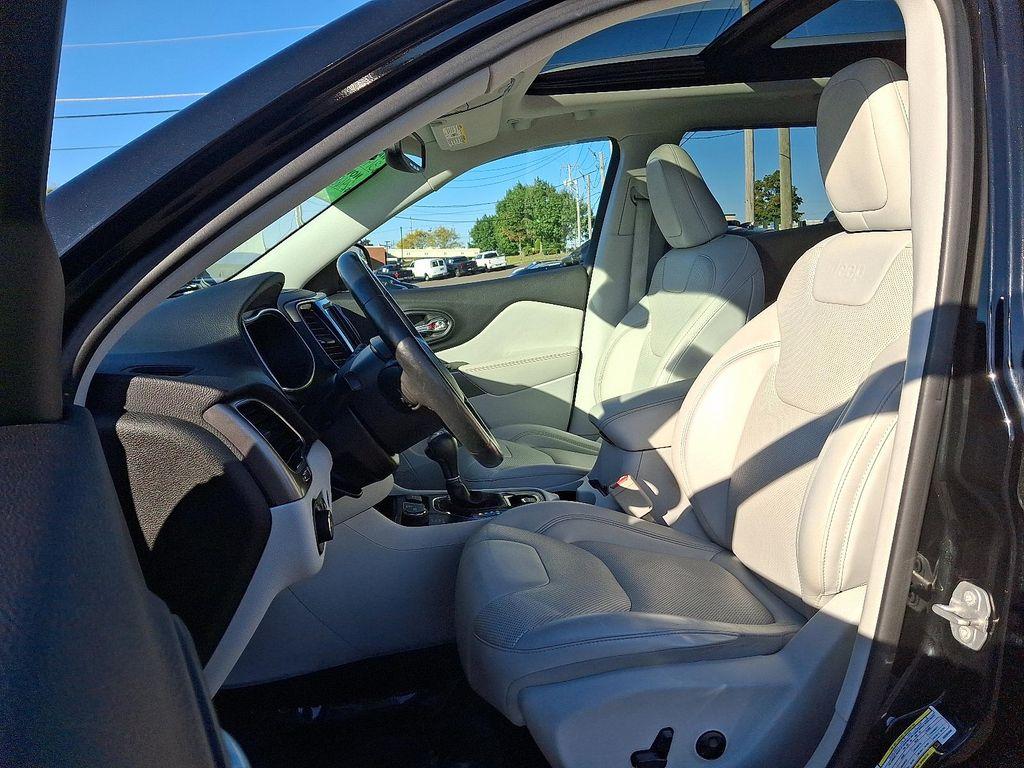 used 2019 Jeep Cherokee car, priced at $21,418