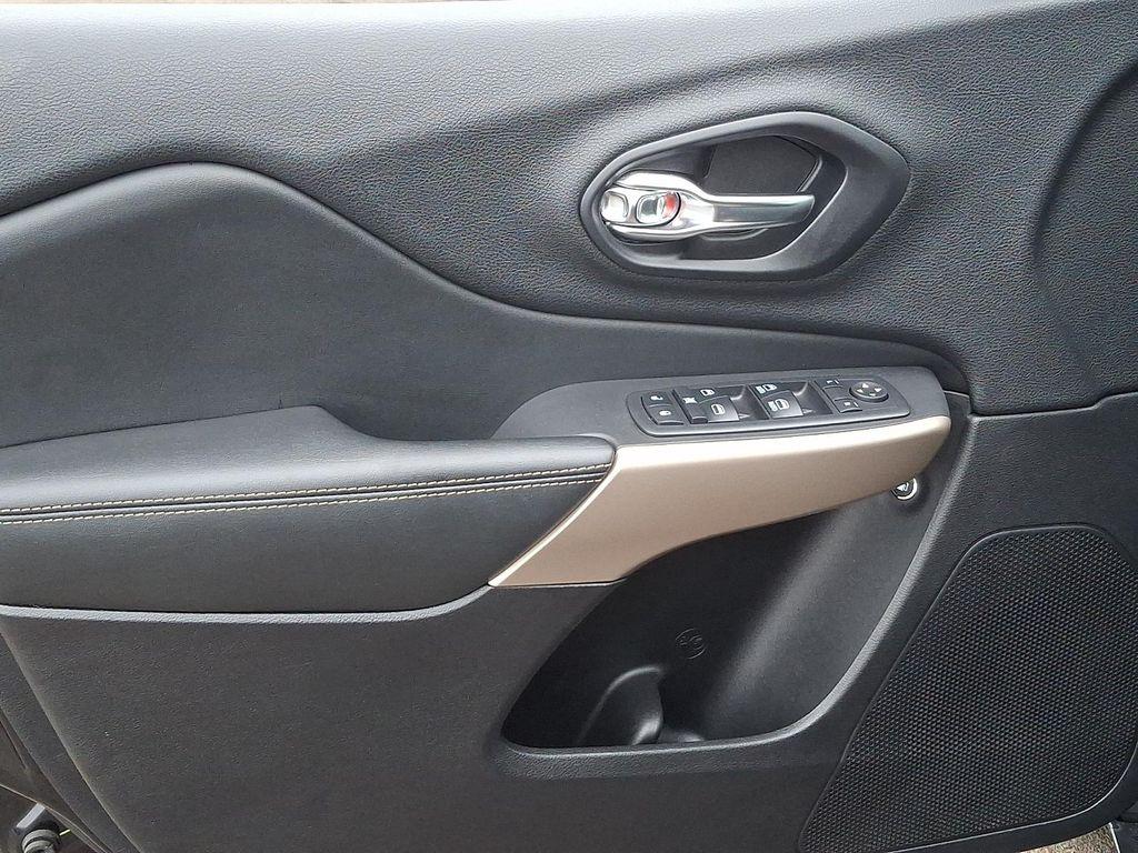 used 2018 Jeep Cherokee car, priced at $16,388