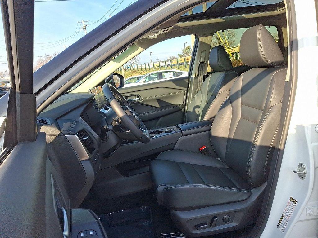 used 2024 Nissan Rogue car, priced at $29,388