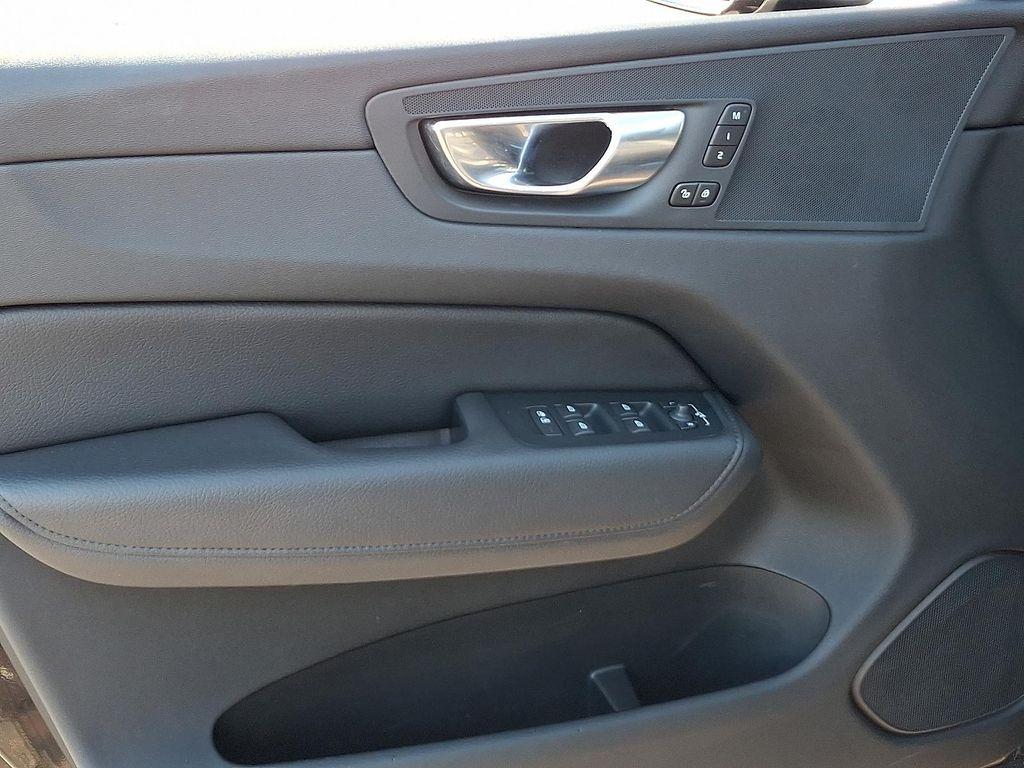 used 2021 Volvo XC60 car, priced at $22,618