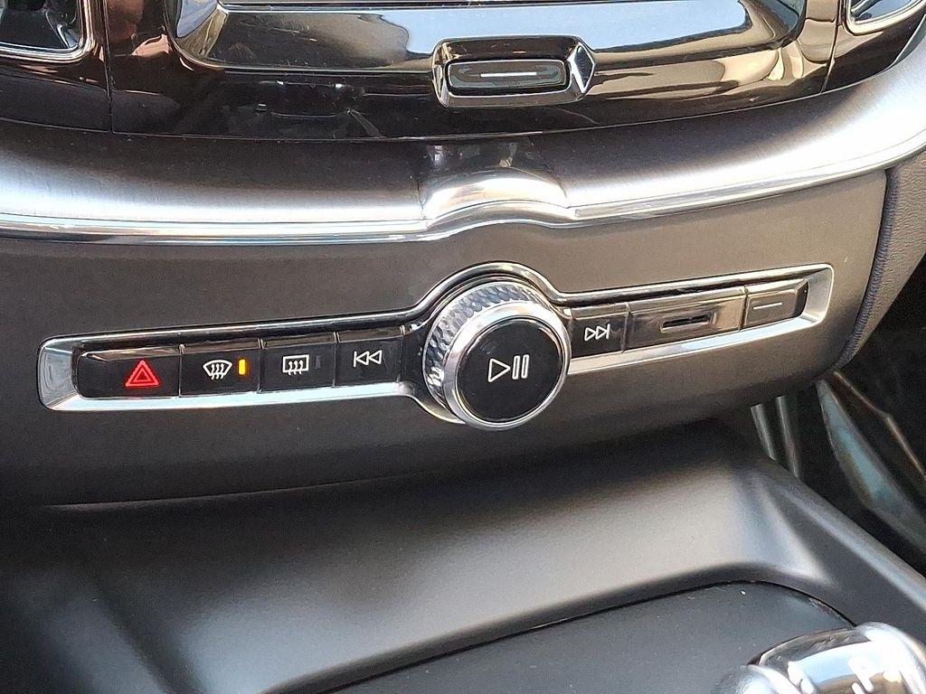 used 2021 Volvo XC60 car, priced at $22,618