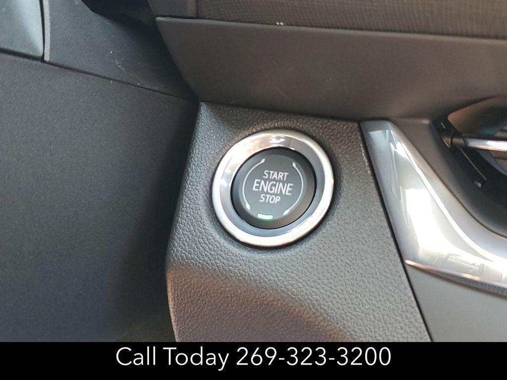 new 2025 Buick Envista car, priced at $24,948