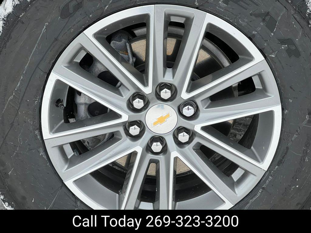 used 2023 Chevrolet Traverse car, priced at $30,988