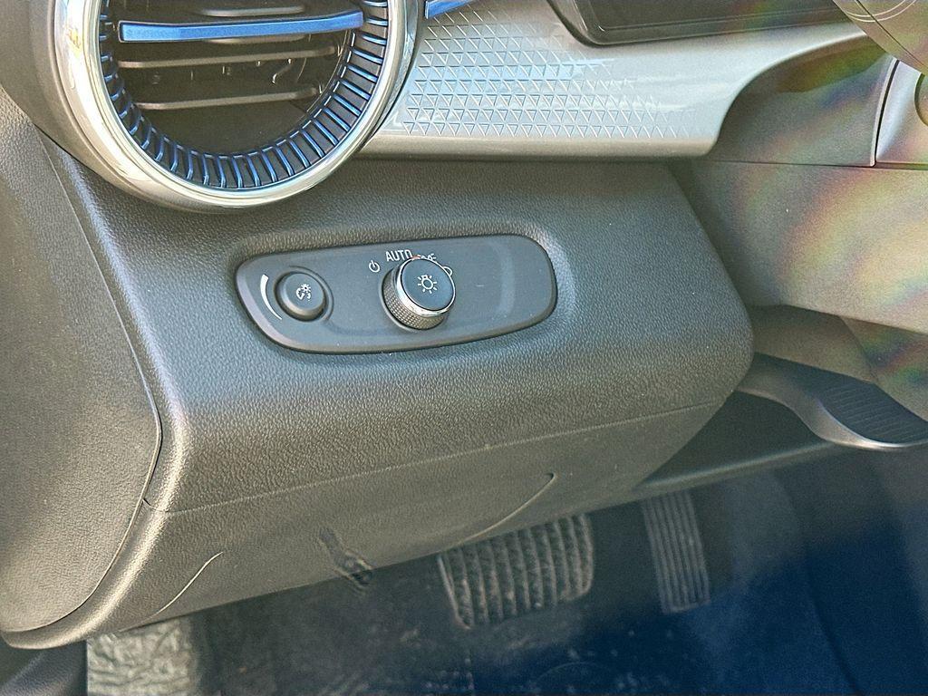 new 2026 Chevrolet Trax car, priced at $25,385