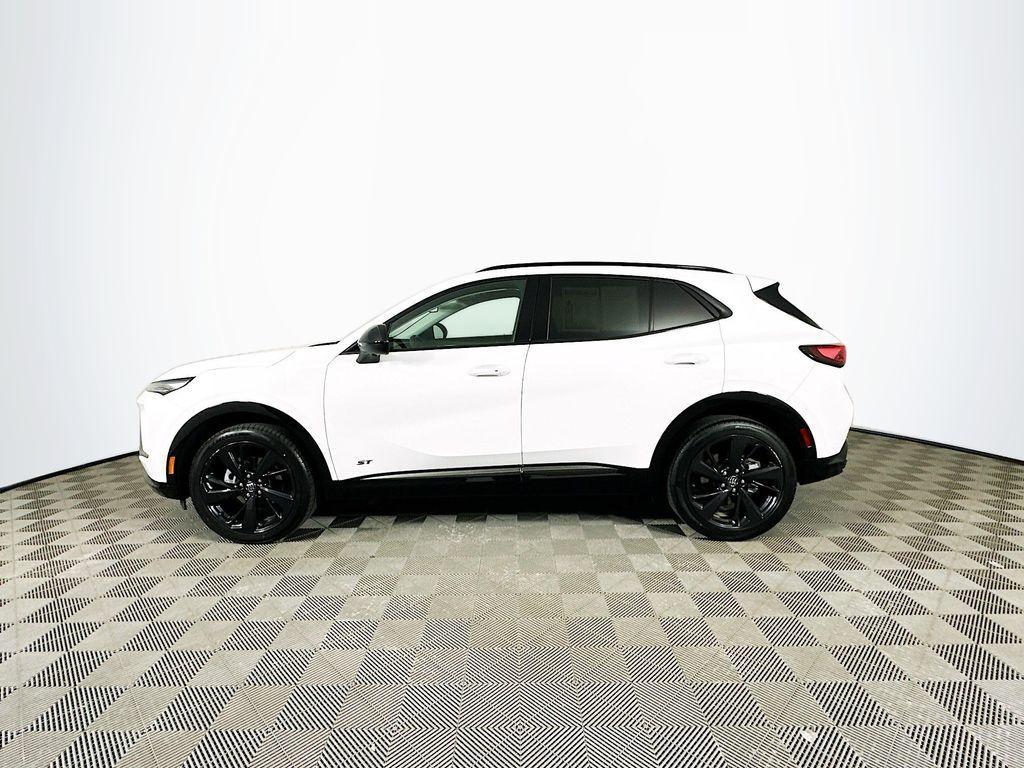 used 2025 Buick Envision car, priced at $29,200