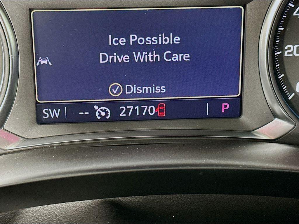 used 2023 Chevrolet Traverse car, priced at $31,800