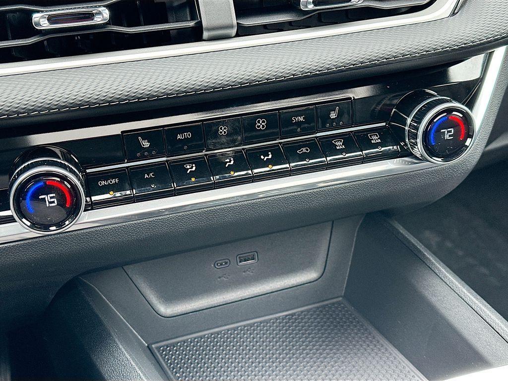 new 2026 Chevrolet Equinox car, priced at $37,910