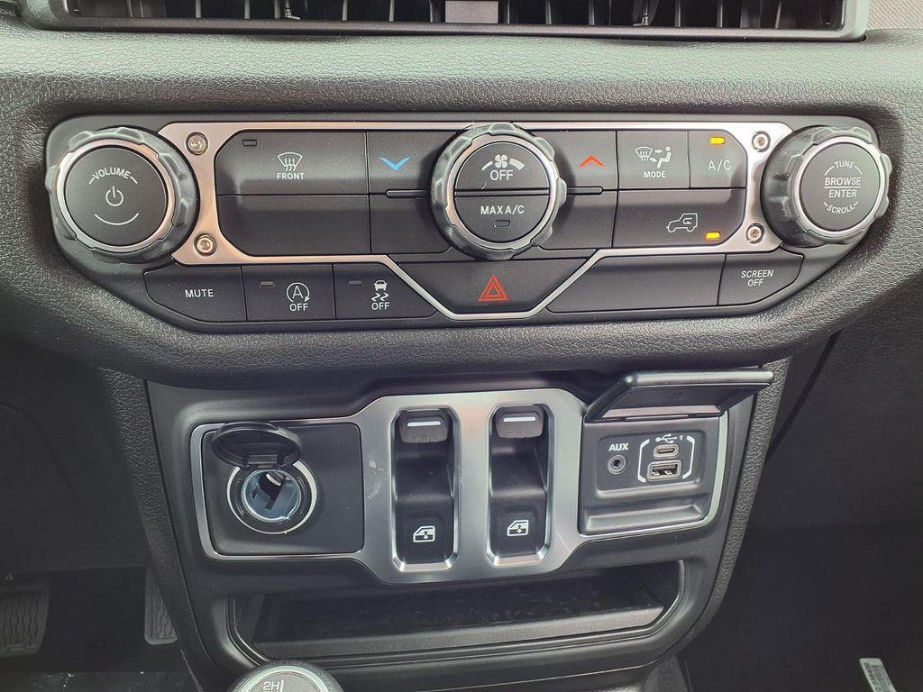 new 2026 Jeep Wrangler car, priced at $33,528