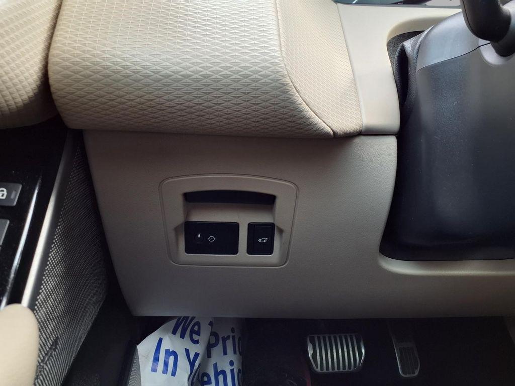 used 2021 Land Rover Range Rover Velar car, priced at $28,789