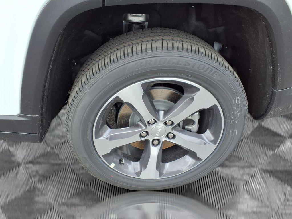 new 2026 Jeep Grand Cherokee L car, priced at $45,273