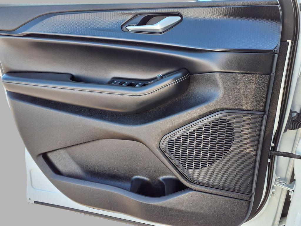 used 2023 Jeep Grand Cherokee L car, priced at $28,863