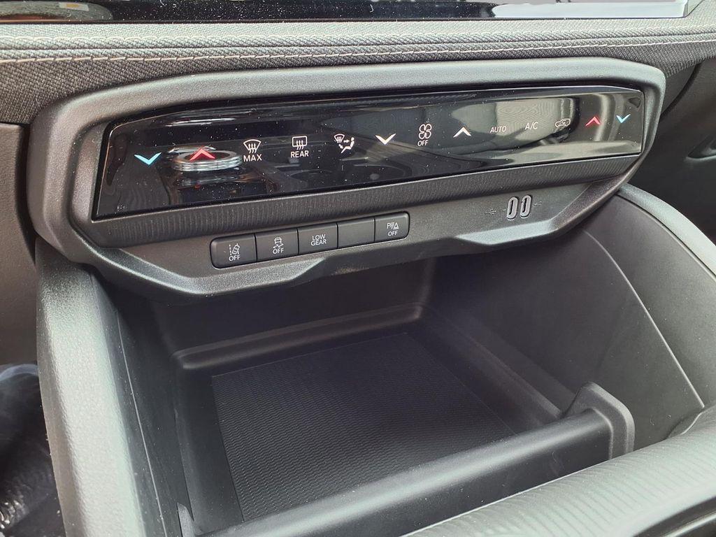 new 2026 Jeep Cherokee car, priced at $36,266