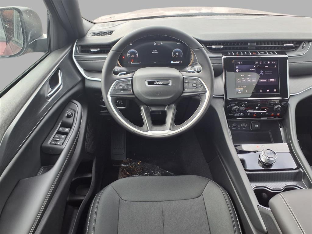 new 2025 Jeep Grand Cherokee car, priced at $34,740