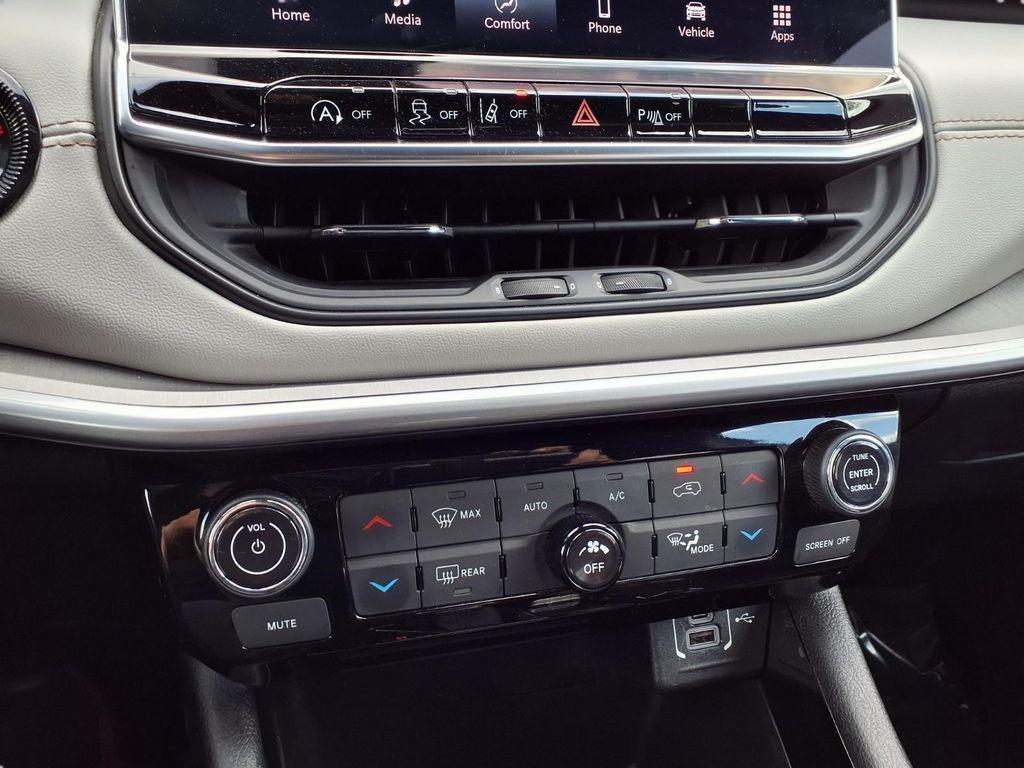 used 2025 Jeep Compass car, priced at $25,426