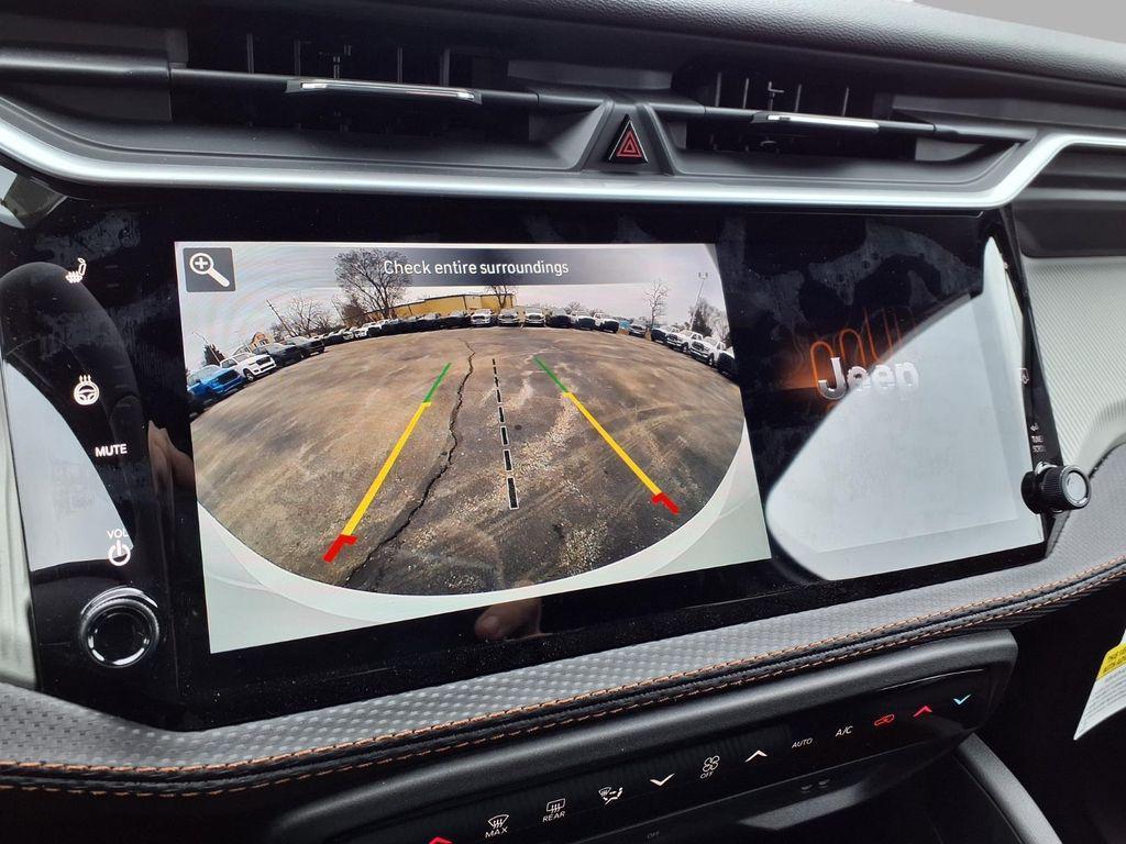 new 2026 Jeep Cherokee car, priced at $39,122