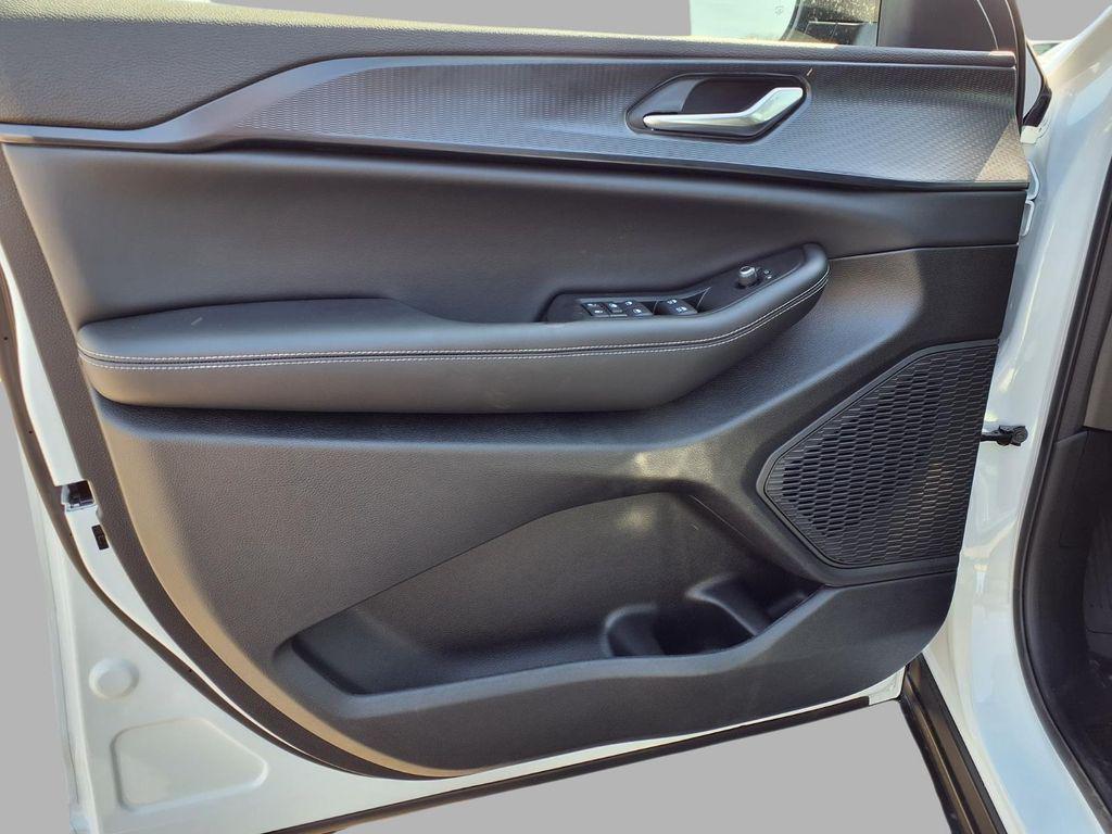 new 2026 Jeep Grand Cherokee car, priced at $38,874