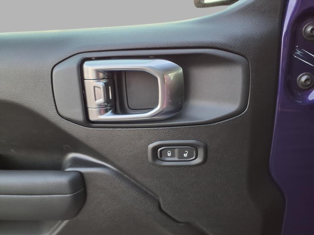 new 2026 Jeep Gladiator car, priced at $34,900