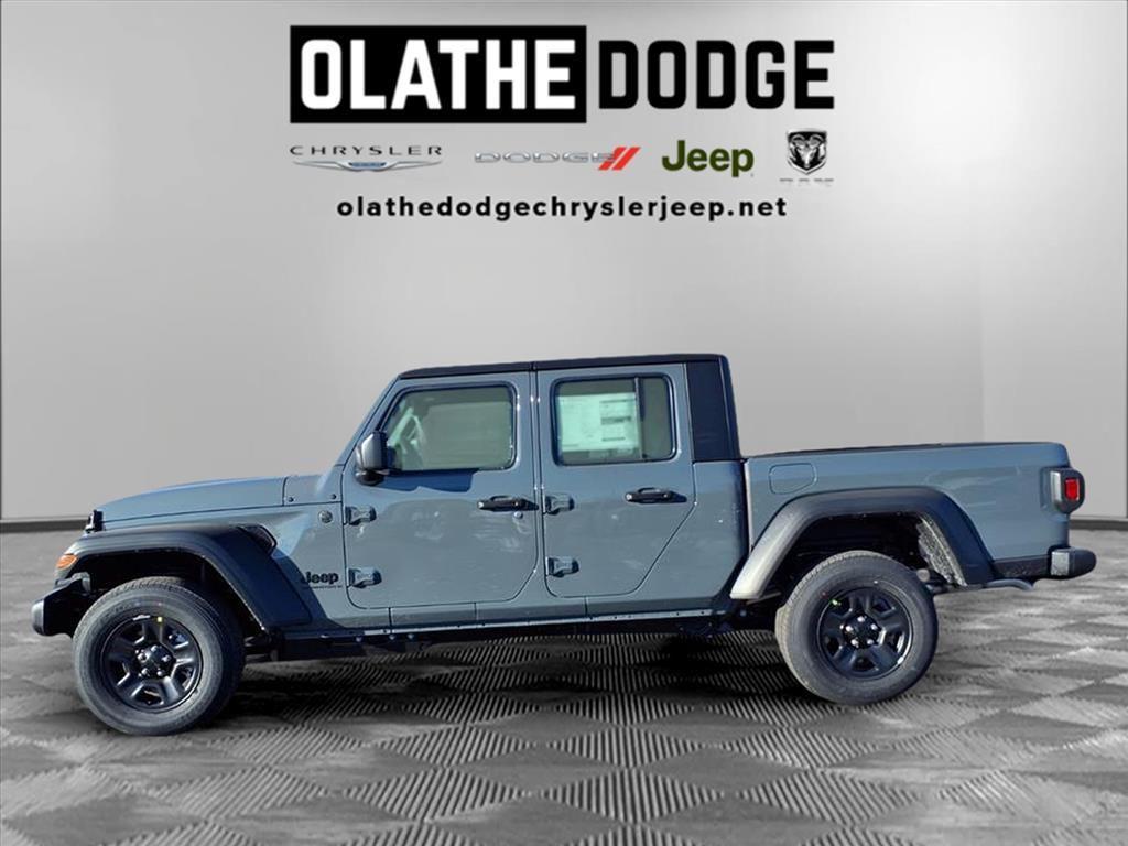 new 2026 Jeep Gladiator car, priced at $38,776