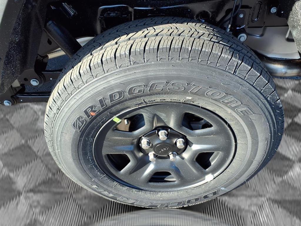 new 2026 Jeep Gladiator car, priced at $38,776