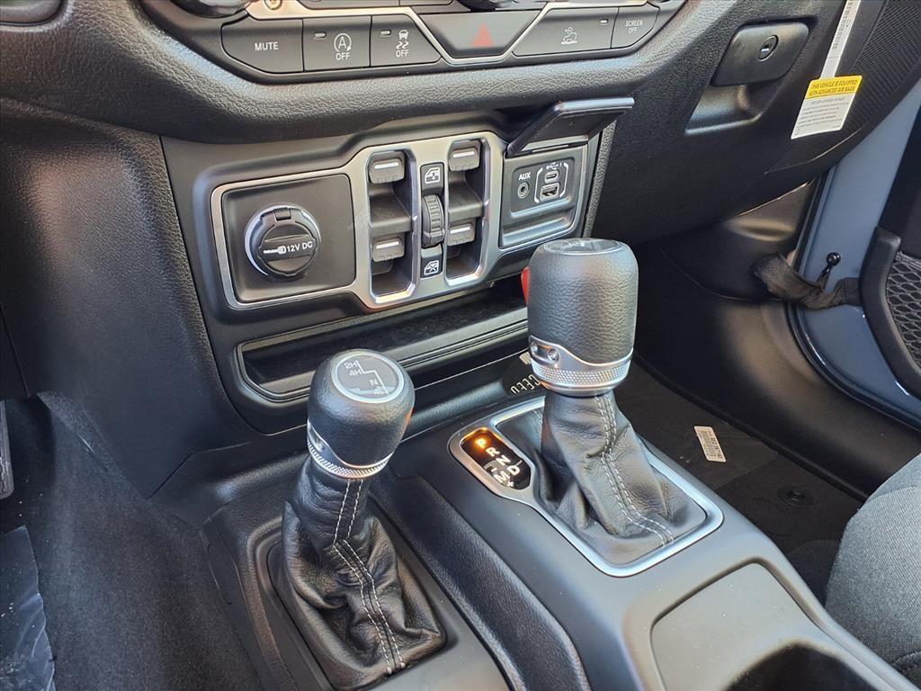new 2026 Jeep Gladiator car, priced at $38,776