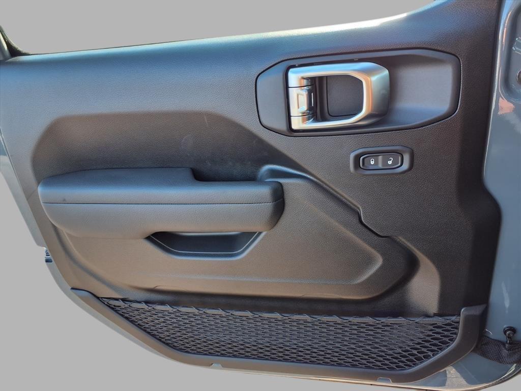 new 2026 Jeep Gladiator car, priced at $38,776