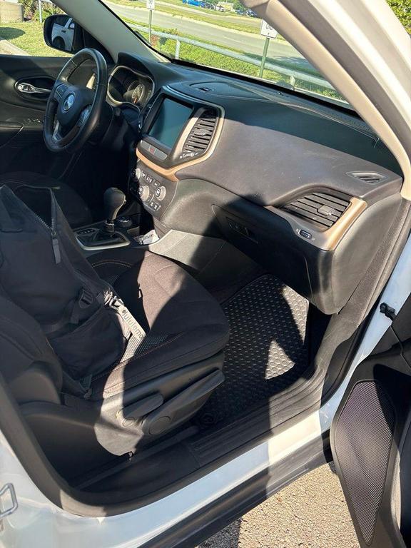used 2016 Jeep Cherokee car, priced at $8,994
