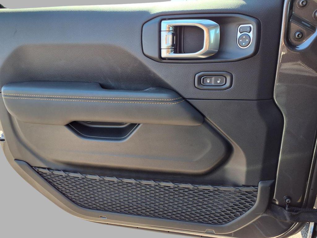 new 2026 Jeep Gladiator car, priced at $41,996