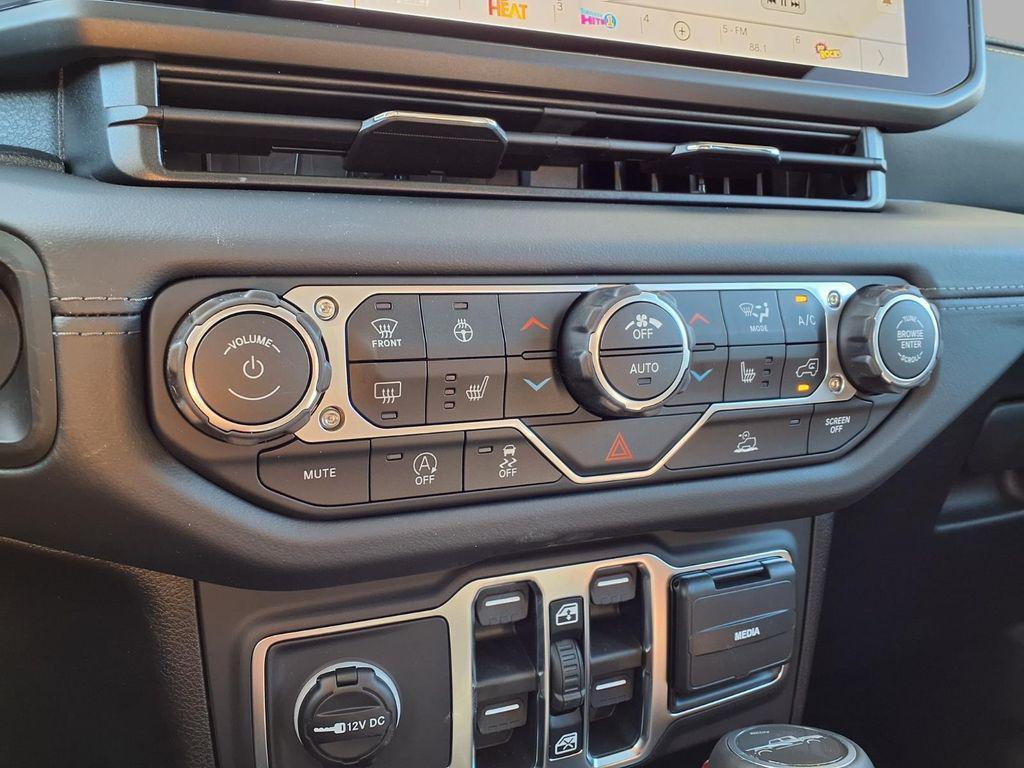 new 2026 Jeep Gladiator car, priced at $41,996